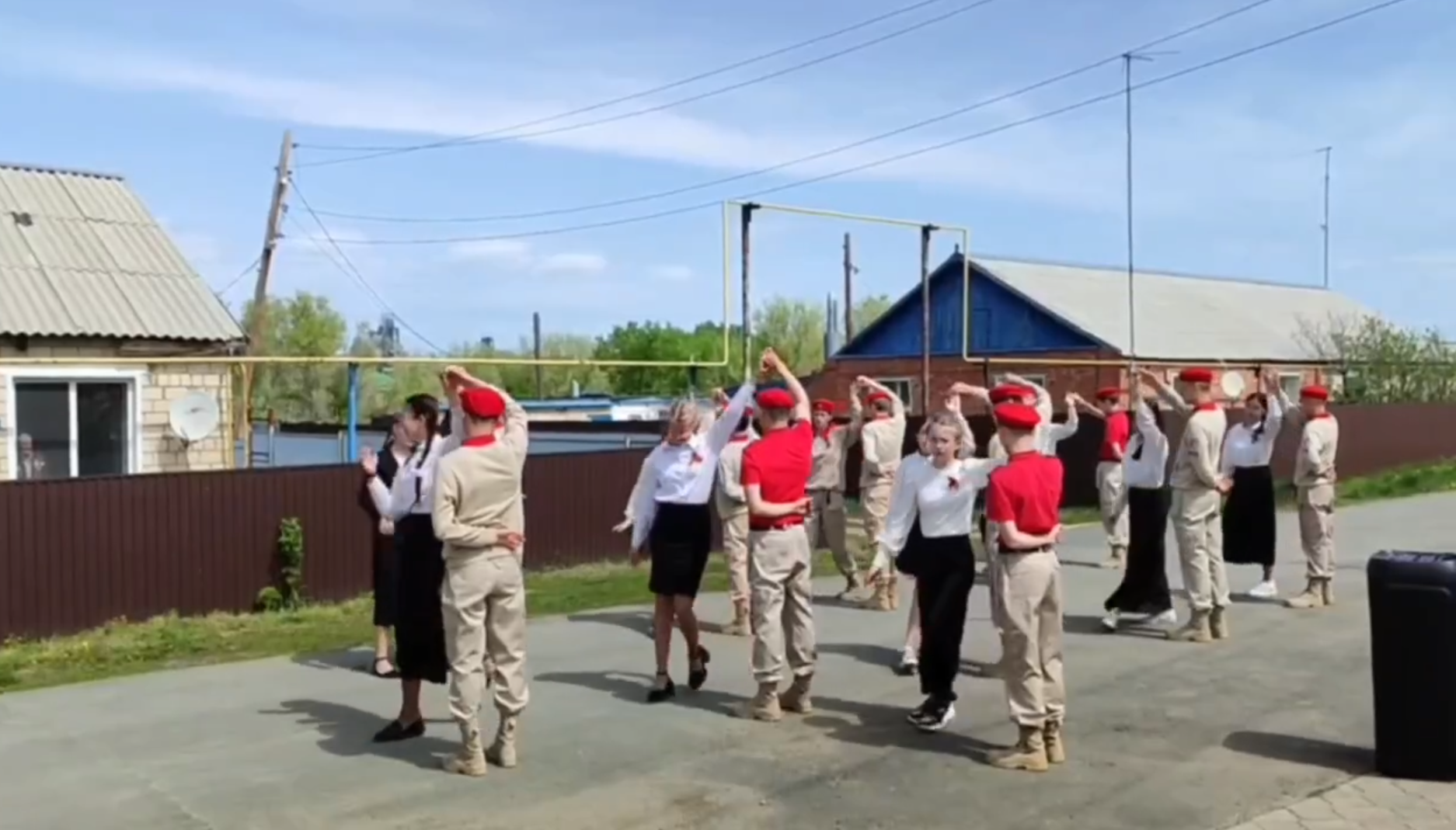 Парад у дома Победителя.